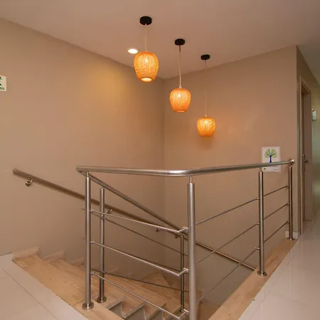 Varanasi Boutique Aeropuerto Hotel 3*